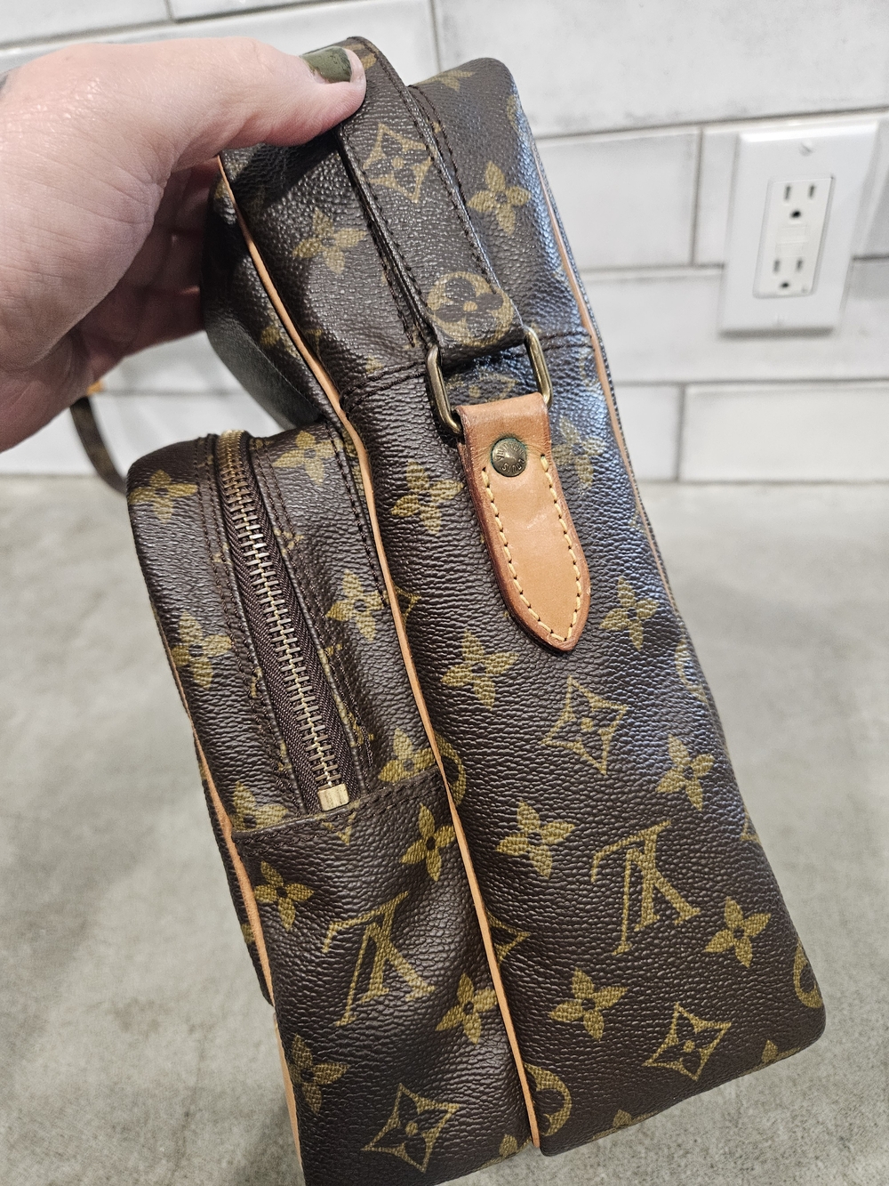 Louis Vuitton Amazone MM - Picture 4 of 10